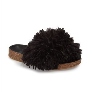 UGG Cindi Yarn Pom Sandal